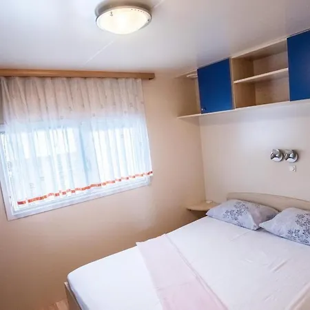 Apartment Family Friendly With A Swimming Pool Pakostane, Biograd - 18980 Pakostane